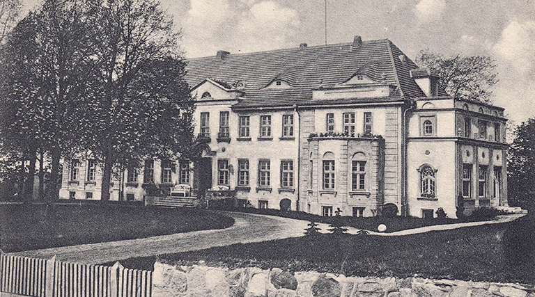 Das Gutshaus Manderow um 1925